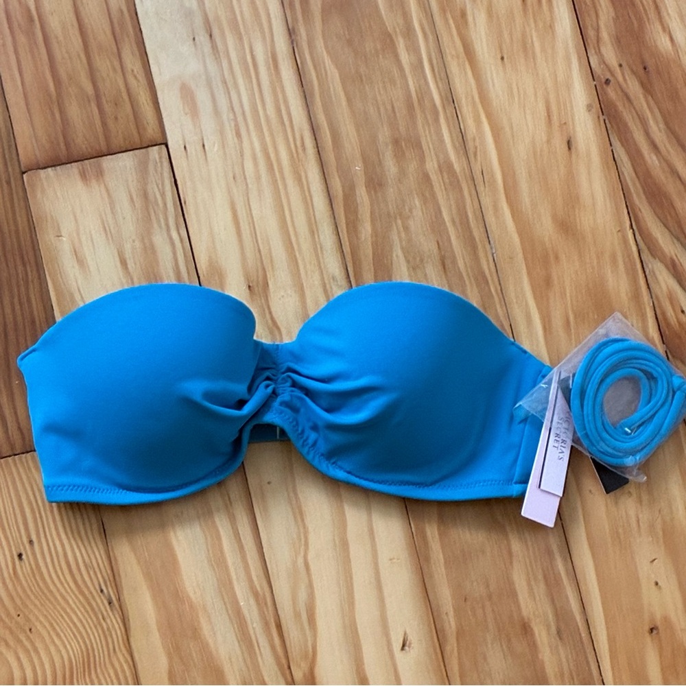 NWT Victoria's Secret Strapless Bikini Top (w/ attachable straps) Size 32C